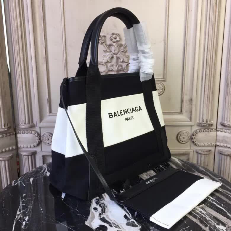 BALENCIAG巴黎世家 拼色 巴黎世家 購物包️定制帆布配油蠟皮 簡單寬闊 購物包推薦款  BL1322